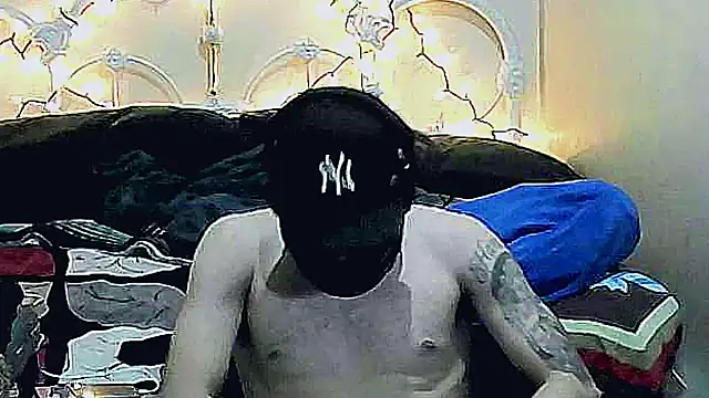 Snapshot of oliverfrommexico chatting on 22, 2, 2025 oliverfrommexico online show from 22, 2, 2025