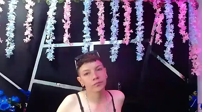 Snapshot of _Beata_ chatting on 10, 3, 2025 Beata online show from 10, 3, 2025