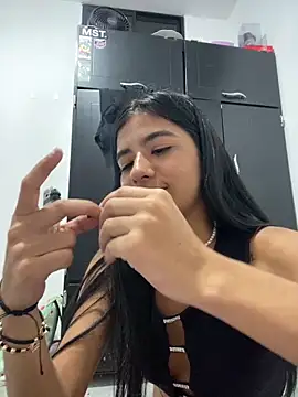 eva roseee online show from 4, 10, 2025