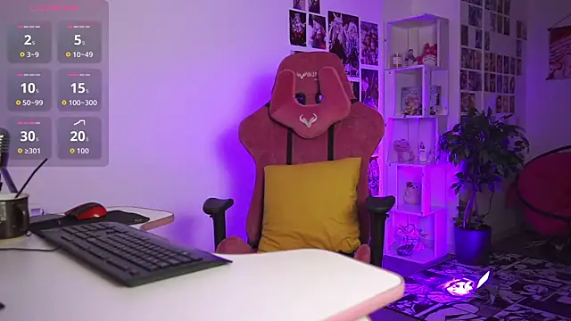 Snapshot of MilaStoyne chatting on 12, 9, 2025 MilaStoyne online show from 12, 9, 2025