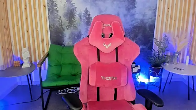 Snapshot of MilaStoyne chatting on 3, 12, 2025 MilaStoyne online show from 3, 12, 2025