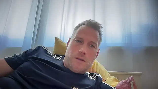 Snapshot of Christian87xxx chatting on 27, 9, 2025 Christian87xxx online show from 27, 9, 2025