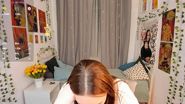 Snapshot of MaryWaddell chatting on 18, 12, 2025 MaryWaddell online show from 18, 12, 2025