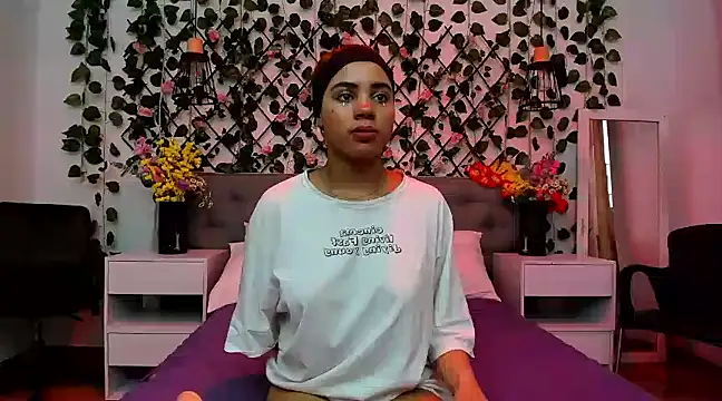 Snapshot of tamararose1 chatting on 25, 2, 2025 tamararose1 online show from 25, 2, 2025