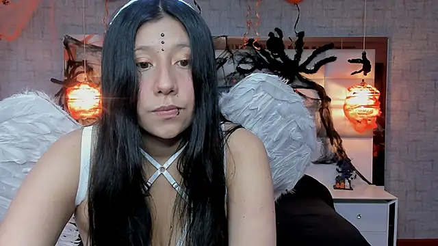 Nohemi louse online show from 31, 10, 2025