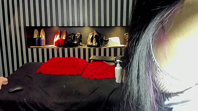 Mara Gonzalez online show from 8, 5, 2026