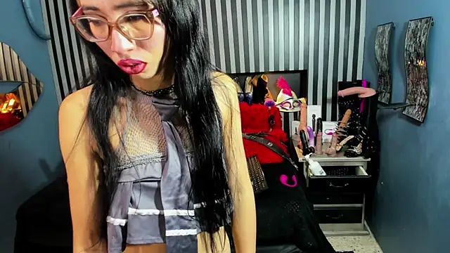 Mara Gonzalez online show from 8, 6, 2026