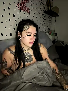 Snapshot of tempzzz12 chatting on 12, 11, 2025 tempzzz12 online show from 12, 11, 2025