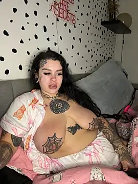 Snapshot of tempzzz12 chatting on 27, 11, 2025 tempzzz12 online show from 27, 11, 2025