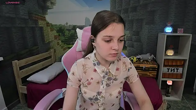 Snapshot of kaisajenner chatting on 21, 10, 2025 kaisajenner online show from 21, 10, 2025