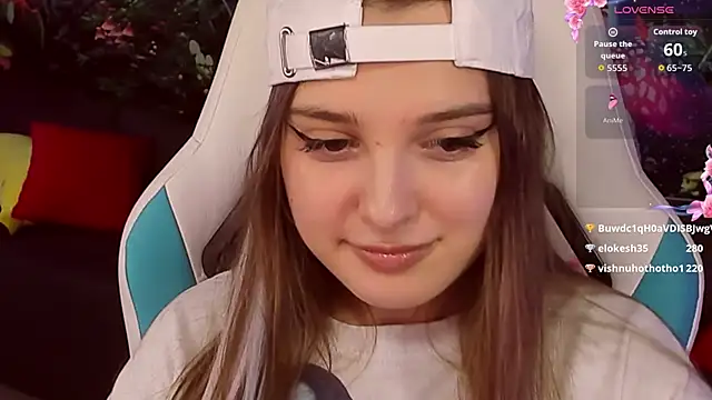 Snapshot of kaisajenner chatting on 5, 7, 2026 kaisajenner online show from 5, 7, 2026