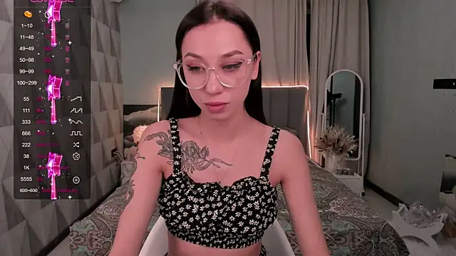 Snapshot of Queen_Gabriel chatting on 5, 2, 2025 Queen Gabriel online show from 5, 2, 2025