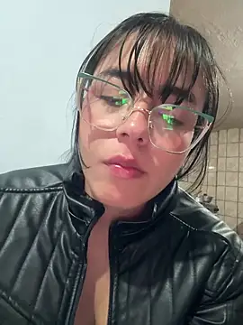 Snapshot of megan_cl chatting on 12, 3, 2025 megan cl online show from 12, 3, 2025