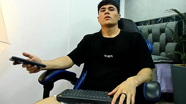 Snapshot of roan_birkin chatting on 29, 9, 2025 roan birkin online show from 29, 9, 2025