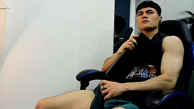 Snapshot of roan_birkin chatting on 1, 10, 2025 roan birkin online show from 1, 10, 2025