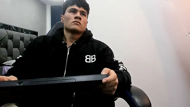 Snapshot of roan_birkin chatting on 10, 10, 2025 roan birkin online show from 10, 10, 2025