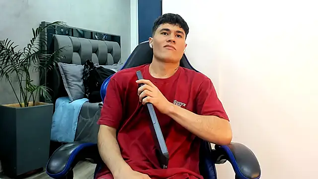 Snapshot of roan_birkin chatting on 10, 11, 2025 roan birkin online show from 10, 11, 2025