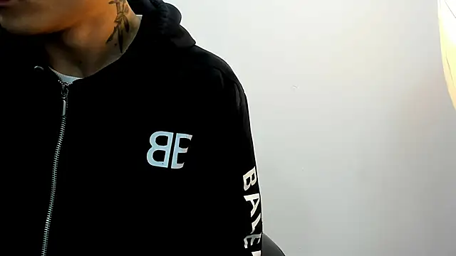 Snapshot of roan_birkin chatting on 11, 11, 2025 roan birkin online show from 11, 11, 2025