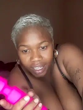 Snapshot of holidtic_justice chatting on 6, 11, 2025 holidtic justice online show from 6, 11, 2025