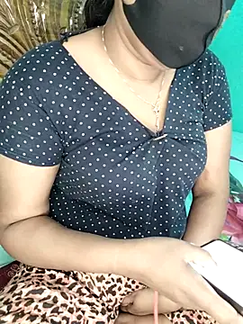 Snapshot of monekhan123 chatting on 18, 12, 2025 monekhan123 online show from 18, 12, 2025