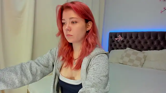 Ella Mayers online show from 24, 10, 2025