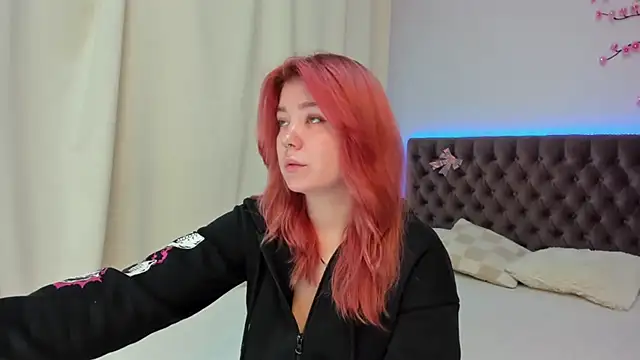 Ella Mayers online show from 25, 10, 2025