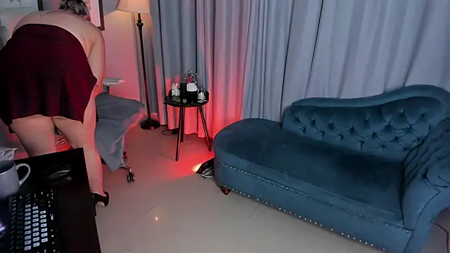 Dafne 00 online show from 4, 5, 2026