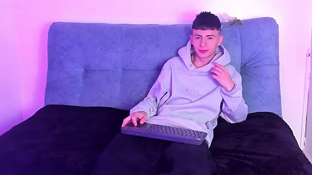 Snapshot of Stivarfox21 chatting on 18, 2, 2025 Stivarfox21 online show from 18, 2, 2025