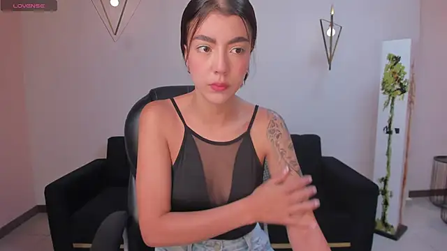 Snapshot of IsabellaKroft chatting on 8, 3, 2025 IsabellaKroft online show from 8, 3, 2025