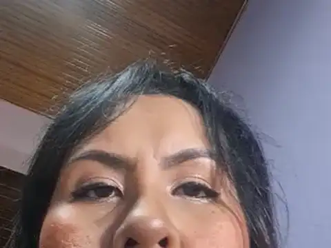 kyliebigboobs online show from 11, 5, 2026