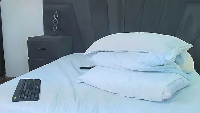 Snapshot of JhoanLeandro chatting on 7, 3, 2025 JhoanLeandro online show from 7, 3, 2025