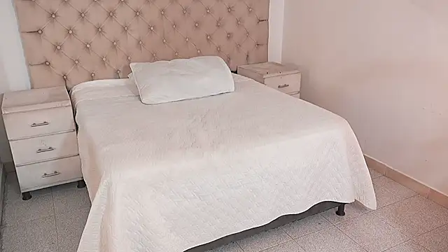 Snapshot of JhoanLeandro chatting on 8, 2, 2026 JhoanLeandro online show from 8, 2, 2026