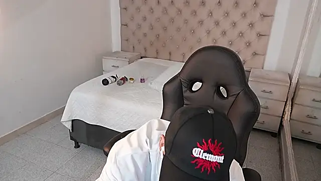 Snapshot of JhoanLeandro chatting on 22, 2, 2026 JhoanLeandro online show from 22, 2, 2026