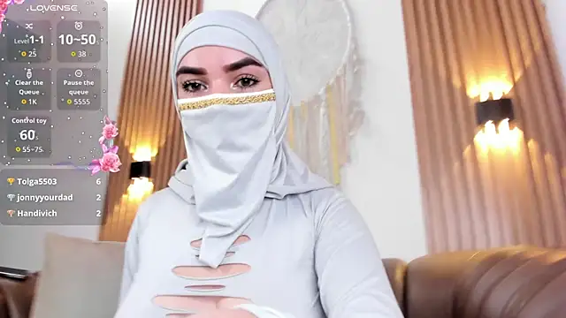 Snapshot of saleh_issawi chatting on 8, 10, 2025 saleh issawi online show from 8, 10, 2025