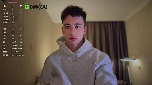 Snapshot of VincentSmith02 chatting on 13, 10, 2025 VincentSmith02 online show from 13, 10, 2025