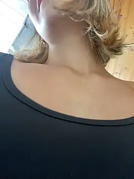 Andrea18 blonde online show from 20, 11, 2025