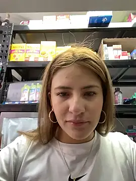 Snapshot of Andrea18_blonde chatting on 10, 6, 2026 Andrea18 blonde online show from 10, 6, 2026