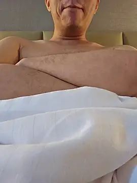 Snapshot of beartopslave chatting on 15, 2, 2025 beartopslave online show from 15, 2, 2025
