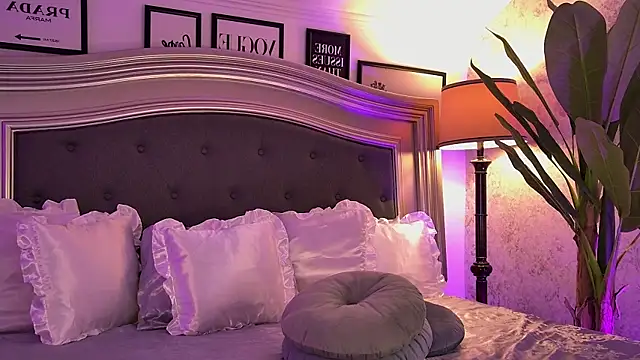 Snapshot of Amber_Luna chatting on 28, 9, 2025 Amber Luna online show from 28, 9, 2025