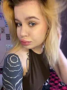 Snapshot of RozaliyRi chatting on 3, 2, 2025 RozaliyRi online show from 3, 2, 2025