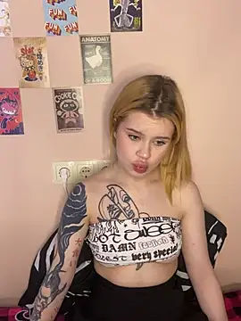 Snapshot of RozaliyRi chatting on 6, 2, 2025 RozaliyRi online show from 6, 2, 2025