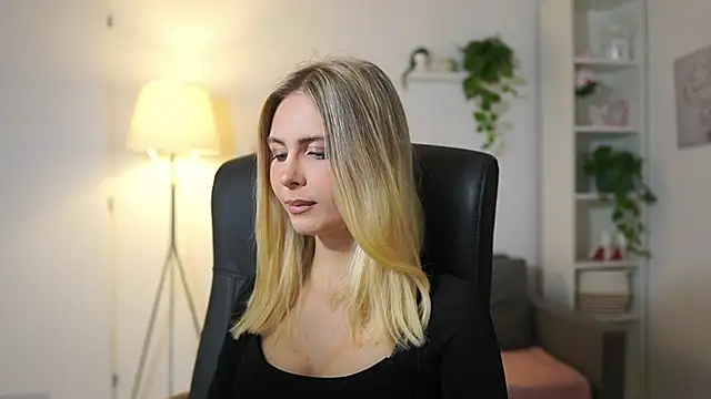 Snapshot of catecrago_ chatting on 5, 11, 2025 catecrago online show from 5, 11, 2025