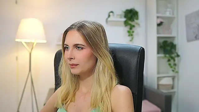 Snapshot of catecrago_ chatting on 16, 12, 2025 catecrago online show from 16, 12, 2025