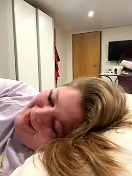 Lars-Lola online show from 5, 12, 2025