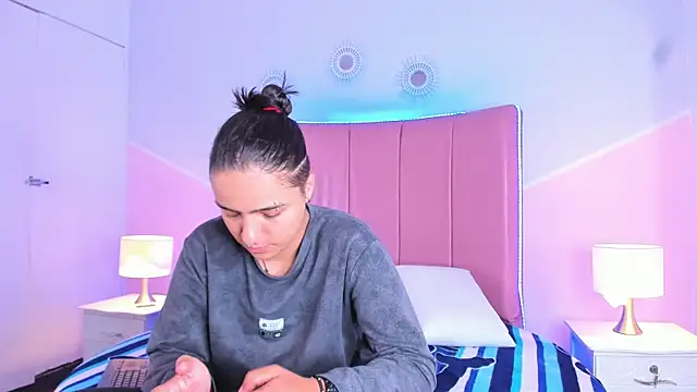 Liiam smith  online show from 10, 9, 2025