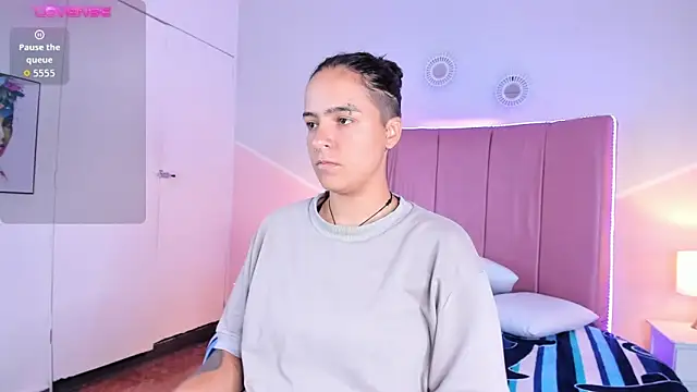 Liiam smith  online show from 17, 10, 2025