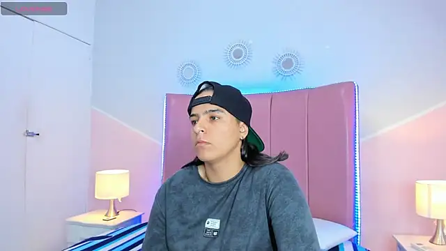 Liiam smith  online show from 22, 12, 2025