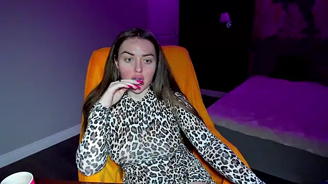 Snapshot of MissisCaty chatting on 6, 3, 2026 MissisCaty online show from 6, 3, 2026