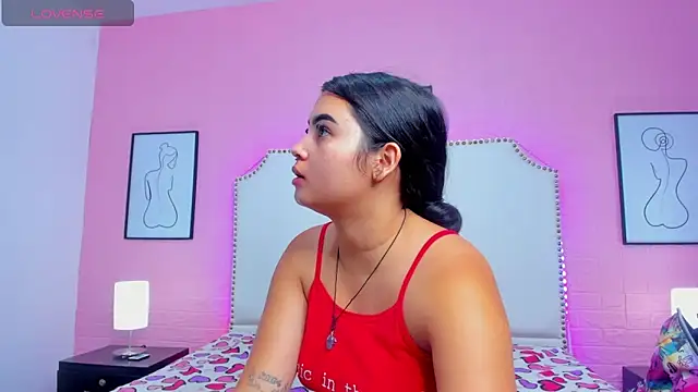  Emma whiitee  online show from 15, 11, 2025