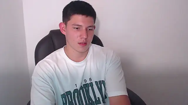 Snapshot of JamesCr_ chatting on 26, 2, 2025 JamesCr  online show from 26, 2, 2025